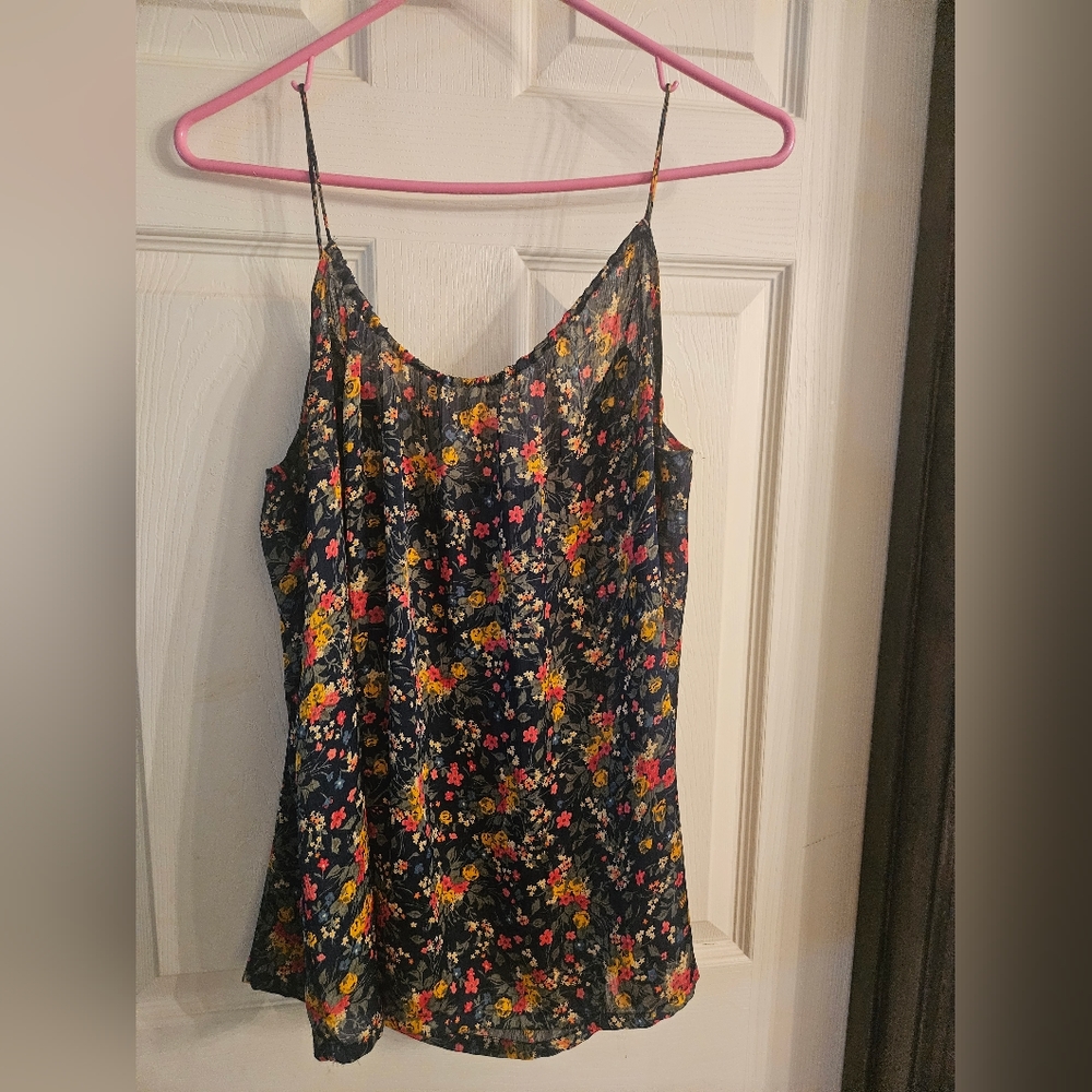 Swing Floral tank Size L